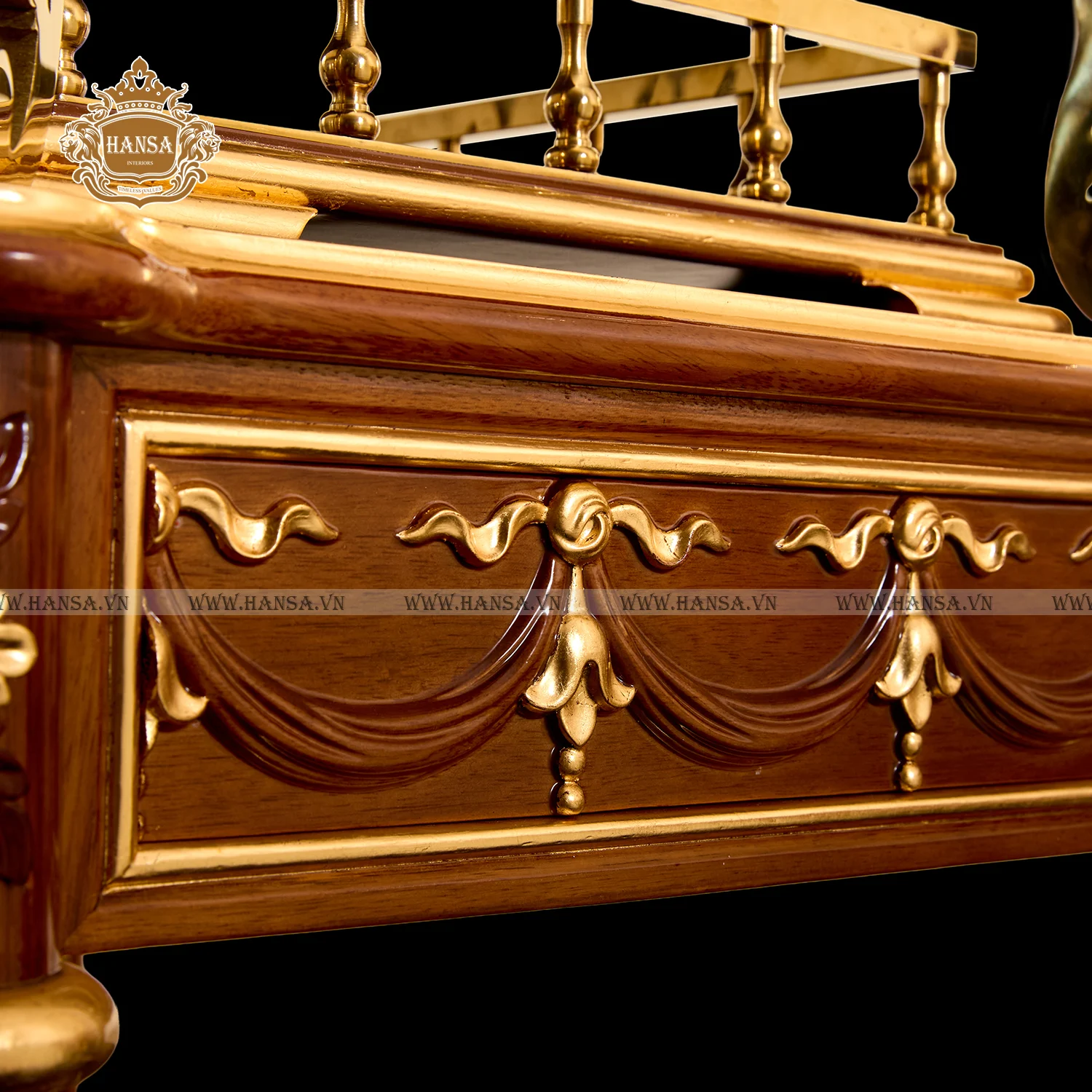 ban-trang-tri-co-banh-xe-4